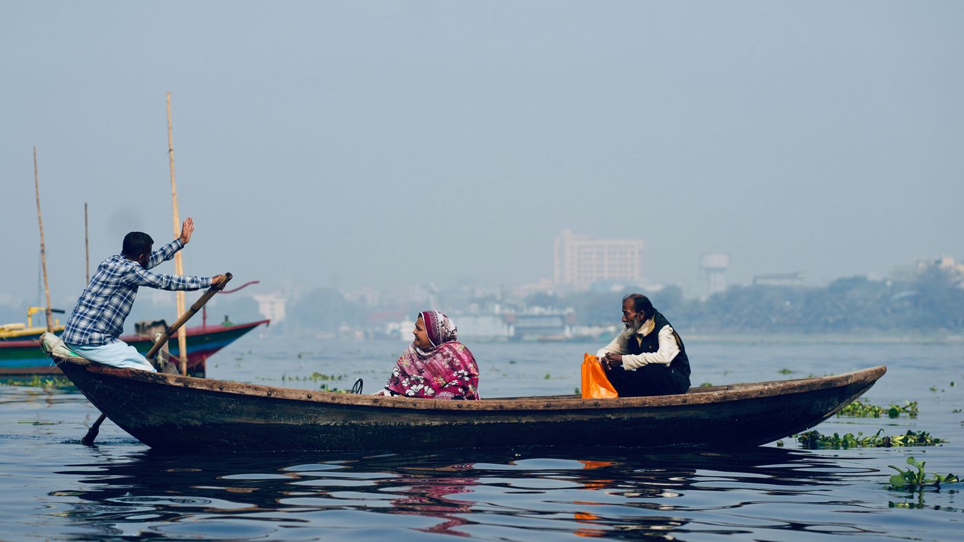 ভিডিও: কুয়াশায় ঢাকা ভোরের পদ্মা